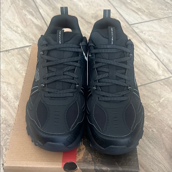 Skechers Men's Black Athletic Shoes - Picture 5 of 7